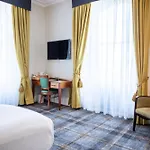 Arnos Manor Hotel