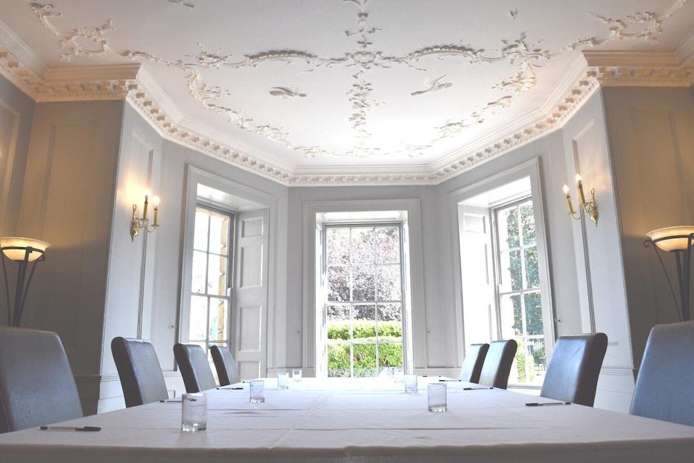 Hotel Arnos Manor