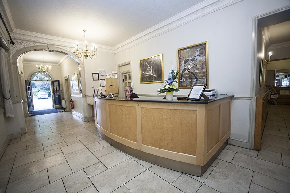 Arnos Manor 3* Bristol