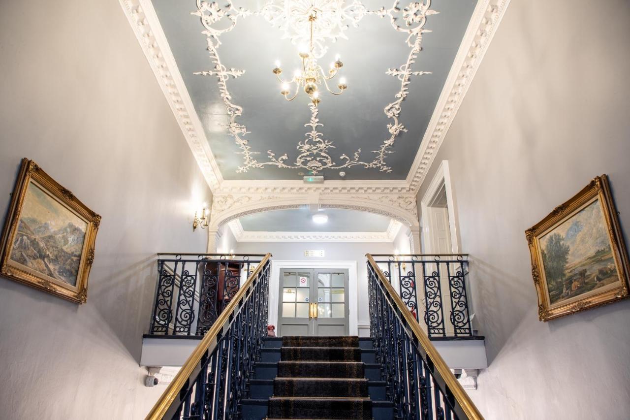 Hotel Arnos Manor 3*