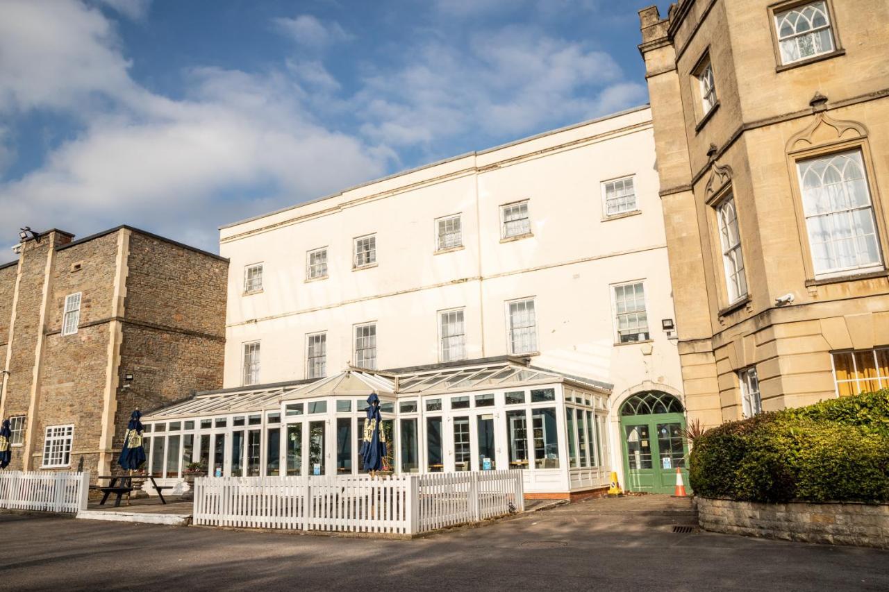 Arnos Manor 3*