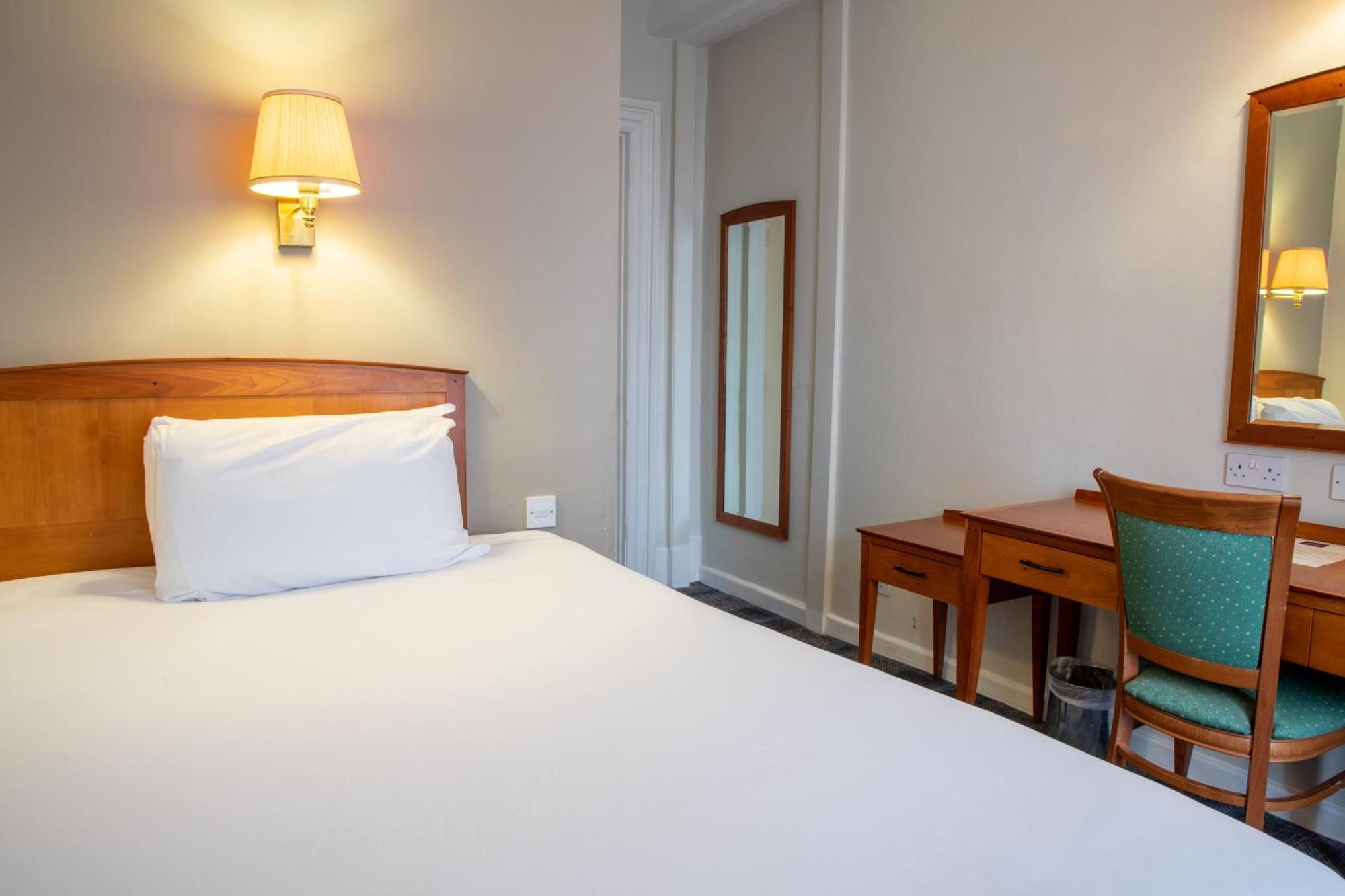 Hotel Arnos Manor