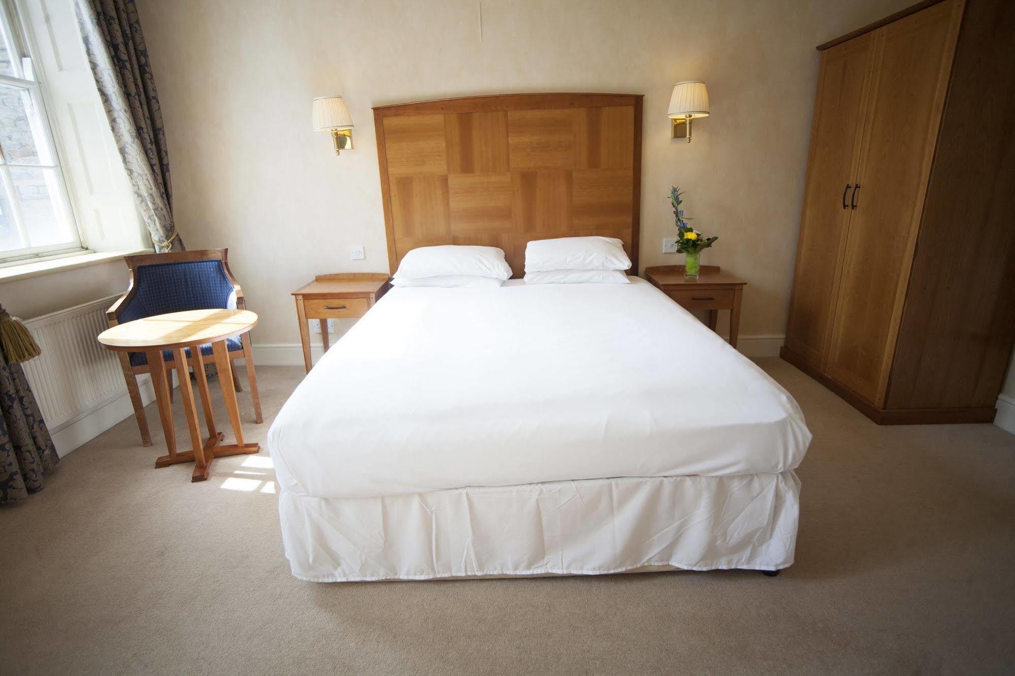 Hotel Arnos Manor 3*