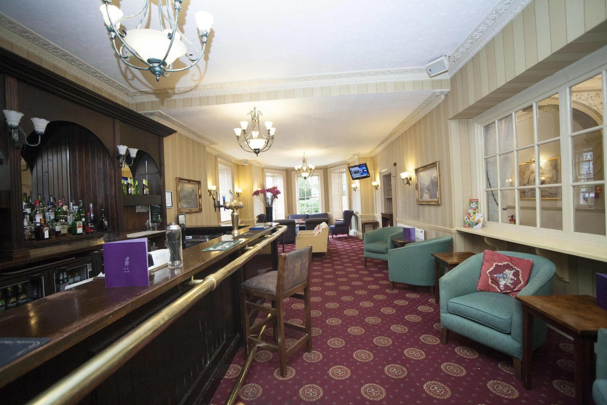 Arnos Manor Hotel 3*