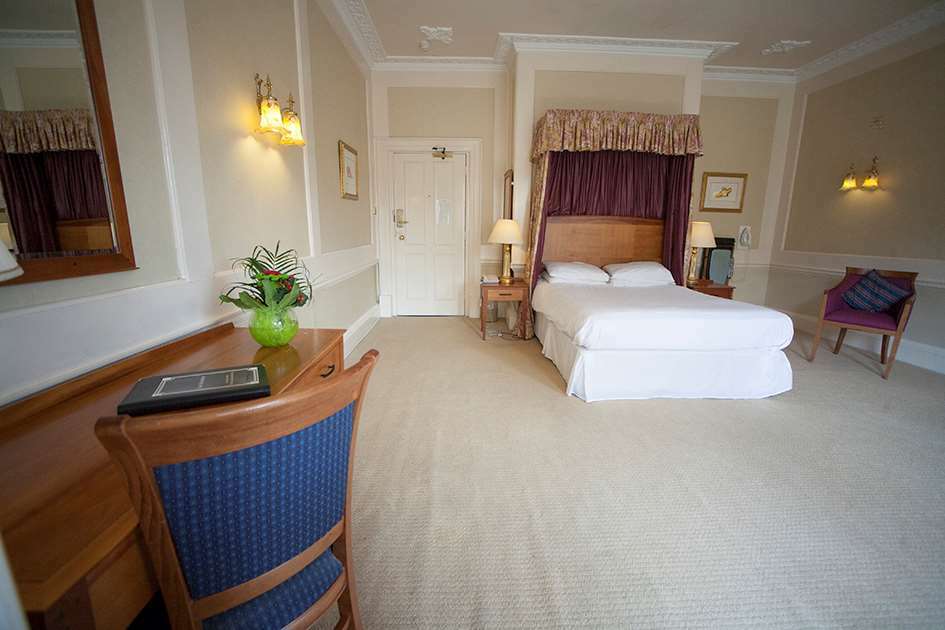 Hotel Arnos Manor